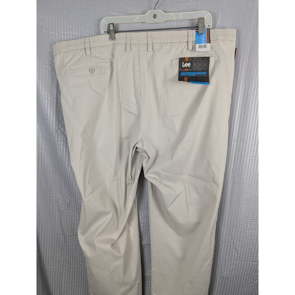 Lee Mens Motion Comfort Khaki Pleated Pants 46x32 Big & Tall Beige NWT 2014639 - Picture 9 of 15